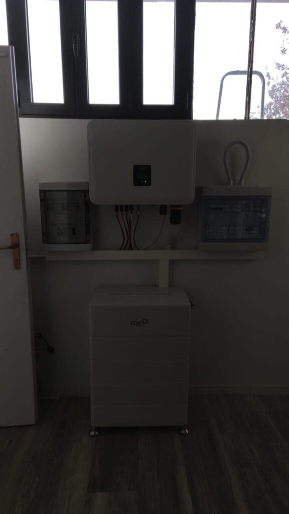 Impianto fotovoltaico Trifase FOX ESS da 14 kWp con accumulo 12 kW a San Giusto Canavese (TO) 3 FOTO3 12
